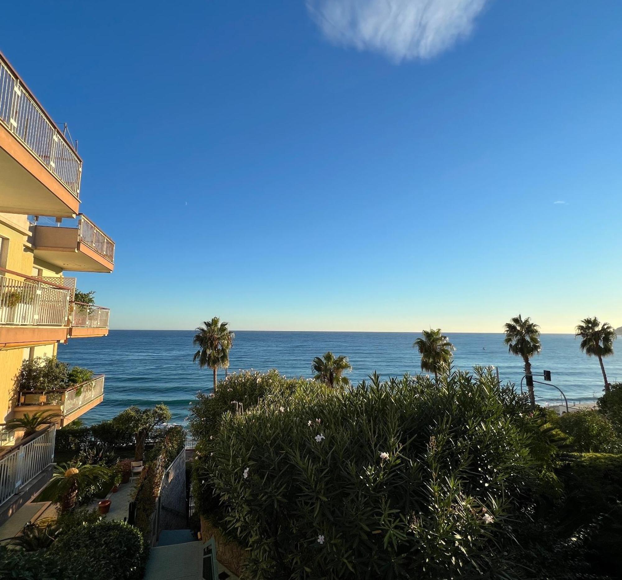 Tre Ponti Beach Apartment - Terrazzo Vista Mare San Remo Kültér fotó